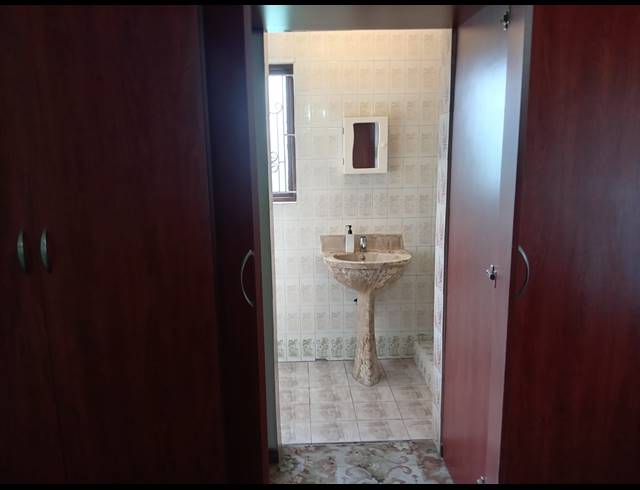 5 BEDROOM HOUSE FOR SALE IN SILVERGLEN